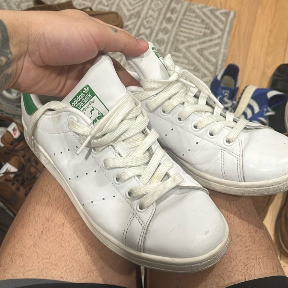 Stan smith adidas size 8.5 dirty insoles but can be replace